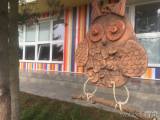 20200213211751_MSM_sovy143: Zahradu Mateřské školy v Miskovicích ozdobily keramické sovy!