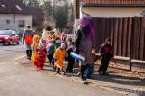 20200213214511_IMG_1875: Foto: Děti z Mateřské školy Žleby připravily na čtvrtek masopustní průvod obcí