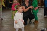 20200225222701_DSC_1244: Foto: S dětmi v Tupadlech si na karnevale pohrál také čaroděj Emča!