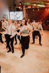 20200301180932_Baix_IMG_00094: Foto: V Lorci v sobotu tančili hlavně maturanti z třídy C4A Gymnázia Jiřího Ortena