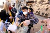 20200401170121_5G6H3880: Mongolská komunita z Foxconnu věnovala Kutné Hoře šest stovek roušek