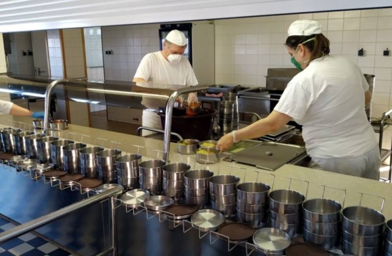 Kutnohorská škola řemesel neztichla, připravuje obědy pro seniory