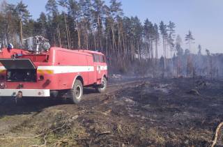 Foto: Požár u Kozohlod zaměstnal patnáct hasičských jednotek 