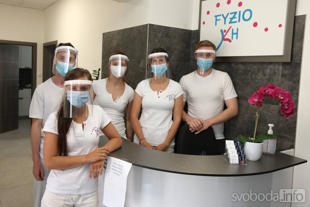 Ve FYZIO KH používají ochranné štíty, které vyrobili učitelé ze SOŠ a SOU řemesel Kutná Hora 