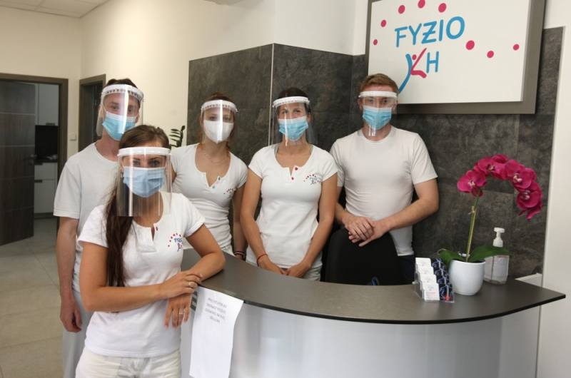 Ve FYZIO KH používají ochranné štíty, které vyrobili učitelé ze SOŠ a SOU řemesel Kutná Hora 
