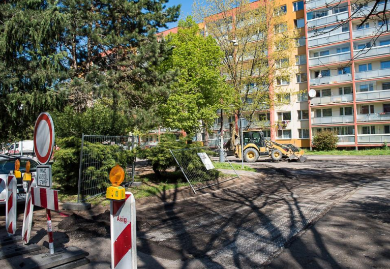 Došlo k uzavírce Klenovické ulice v Kolíně, pokračuje druhá etapa oprav