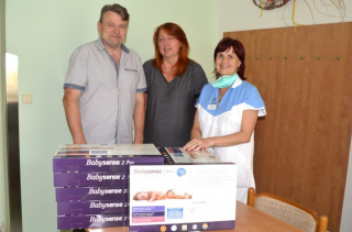 Nadace Křižovatka předala 10 monitorů dechu čáslavské nemocnici