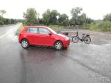 20200717144425_pol2020071612: Dopravní nehoda cyklistky s autem si vyžádala lehké zranění