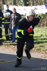 5G6H1092: Foto: Na rozhlednu Vysoká se vypravil rekordní počet dobrovolných hasičů!