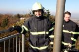 5G6H1189: Foto: Na rozhlednu Vysoká se vypravil rekordní počet dobrovolných hasičů!