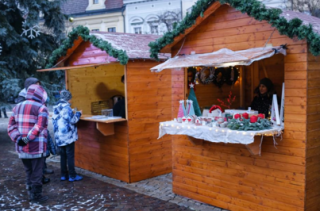 Město Kolín nabízí pronájem dřevěných stánků na letošní adventní období