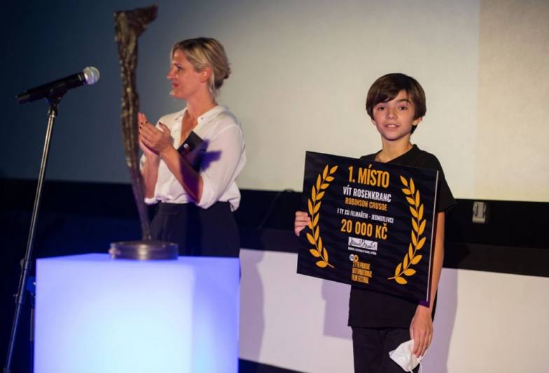 VIDEO: Student GJO Vít Rosenkranc za film Robinson Crusoe převzal na Febiofestu první cenu!