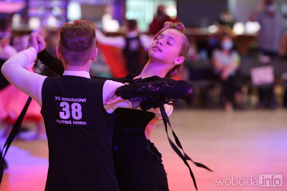 Foto: Dvacátý ročník soutěže „O Kutnohorský groš“ přilákal do Lorce 350 tanečních párů!