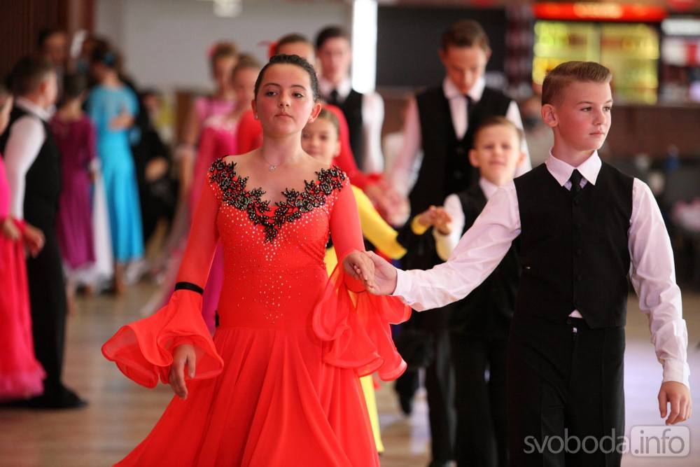 Foto: Dvacátý ročník soutěže „O Kutnohorský groš“ přilákal do Lorce 350 tanečních párů!