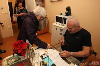 Výzva občanům Středočeského kraje k pomoci s nedostatkem personálu v domovech seniorů 