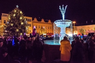 Rozsvícení vánočního stromu v Kolíně ze záznamu