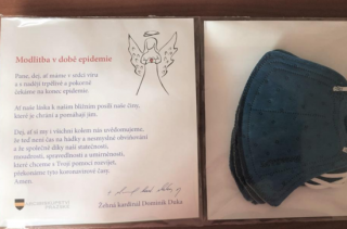 Pražské arcibiskupství věnovalo nanoroušky Dvouleté katolické střední škole a mateřské škole v Kolíně