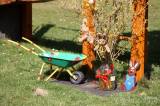 20210331153431_5G6H6873: Foto: Na zahradu MŠ Pohádka dorazily Velikonoce, podílely se i děti!