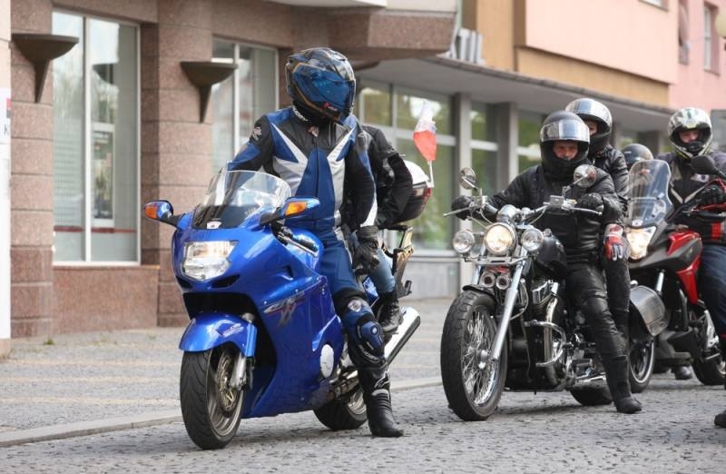 Foto, video: Motorkáři z Freedom vyrazili na letošní první společnou vyjížďku