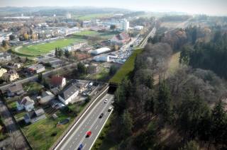 Silnice I/3 mezi dálnicí D1 u Mirošovic a Benešovem propustí více aut