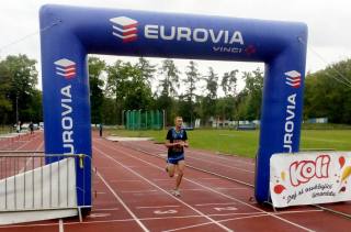 V 63. ročníku kultovního půlmaratonu KVOK Memoriálu Jindry Stránského zvítězil Roman Pazdera
