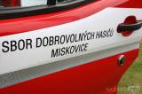 20210612224157_5G6H8507: Foto: Slavnost v Miskovicích - hasiči mají nové auto, fotbalisti opravé kabiny!