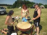 20210621190825_09: Slunovratové bubnování se uskutečnilo v sobotu u kutnohorských menhirů