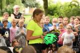 20210622214457_5G6H2625: Foto: Dětem z ZŠ T.G. Masaryka se věnovali v rámci projektu „Na kole jen s přilbou“
