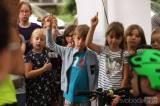 20210622214457_5G6H2650: Foto: Dětem z ZŠ T.G. Masaryka se věnovali v rámci projektu „Na kole jen s přilbou“