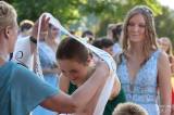 20210627015325_IMG_1675: Foto: Maturitní ples připravili na konec školního roku na zahradě zámku Kačina!