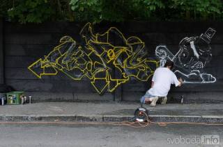 Umělce pátého ročníku street art festivalu Město = Galerie v příštích dnech potkáte v Kutné Hoře!
