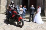 20210704194958_IMG_4756: Foto, video: Motorkáři z Freedoom Čáslav gratulovali novomanželům Procházkovým