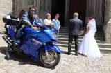 20210704195007_IMG_4757: Foto, video: Motorkáři z Freedoom Čáslav gratulovali novomanželům Procházkovým