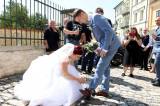 20210704195010_IMG_4914: Foto, video: Motorkáři z Freedoom Čáslav gratulovali novomanželům Procházkovým