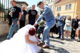 20210704195010_IMG_4918: Foto, video: Motorkáři z Freedoom Čáslav gratulovali novomanželům Procházkovým