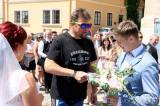 20210704195011_IMG_4940: Foto, video: Motorkáři z Freedoom Čáslav gratulovali novomanželům Procházkovým