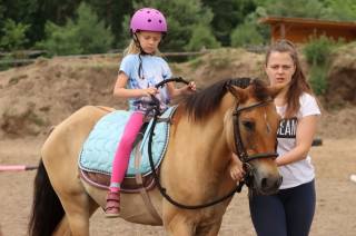 Jezdecká stáj Brambory připravila pro děti řadu volnočasových aktivit