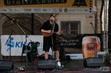 20210727102255_DSCF5929: Foto: V rámci Hudebního léta na Palackého náměstí vystoupil ukulelista Lorenzo Vignando