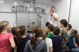 20210806100116_IMG_6643: Kutnohorské děti z příměstského tábora Veselá věda navštívil kamion s technickou laboratoří