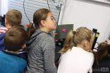 20210806100118_IMG_6724: Kutnohorské děti z příměstského tábora Veselá věda navštívil kamion s technickou laboratoří
