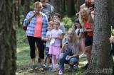 20210821183151_IMG_0622: Foto, video: V paběnickém lese čekaly v sobotu na děti pohádkové bytosti!