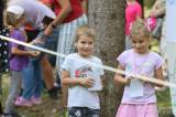 20210821183151_IMG_0626: Foto, video: V paběnickém lese čekaly v sobotu na děti pohádkové bytosti!