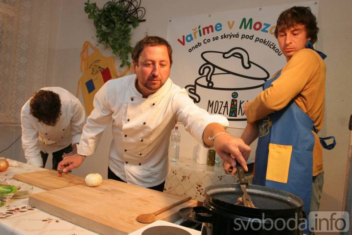 V Mozaice budou ve středu večer vařit maďarskou polévku Halászlé