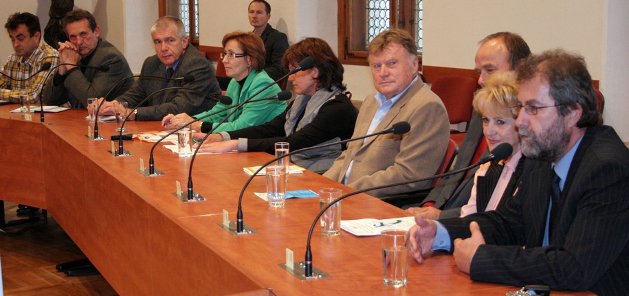 Někteří zástupci kutnohorských kandidátek představili stranické vize na veřejné besedě