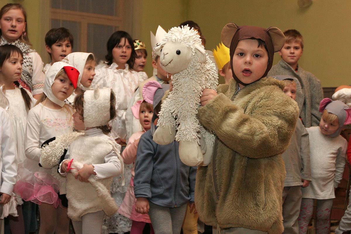 V Křeseticích "U Nevolů" rodiče a příbuzní přihlíželi vánočnímu představení svých dětí