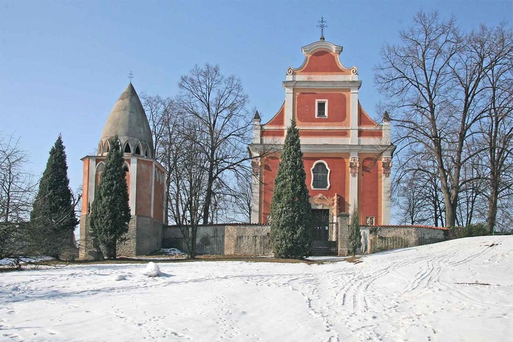 Výtěžek Tříkrálové sbírky využijí v Žehušicích na obnovu hlavní cesty ke kostelu sv. Marka