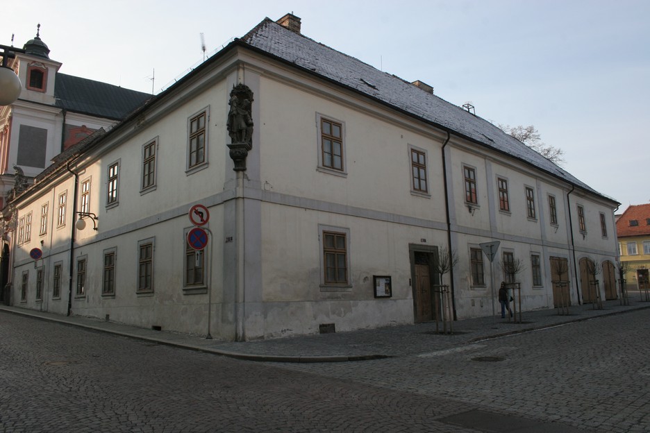 Obnova Spolkového domu v Lierově ulici začíná, hotovo má být do května 2012