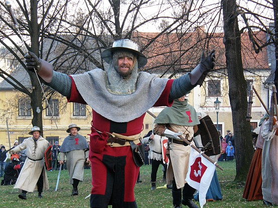 Třinácté historické slavnosti ve Zruči nad Sázavou odstartují průvodem z náměstí