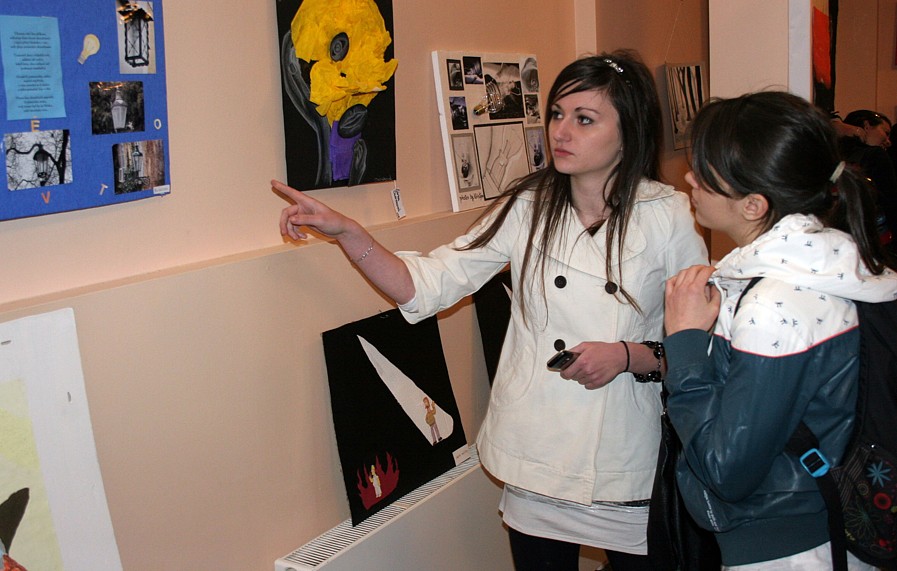 Studenti GJO vystavují, inspiraci hledali v dílech umělce Zdeňka Pešánka