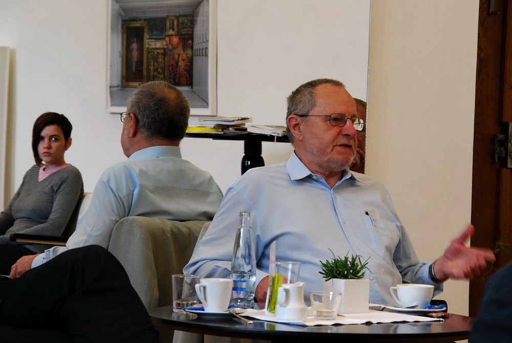 Starosta Ivo Šanc diskutoval v GASKu o globalizaci světa s Václavem Mezřickým